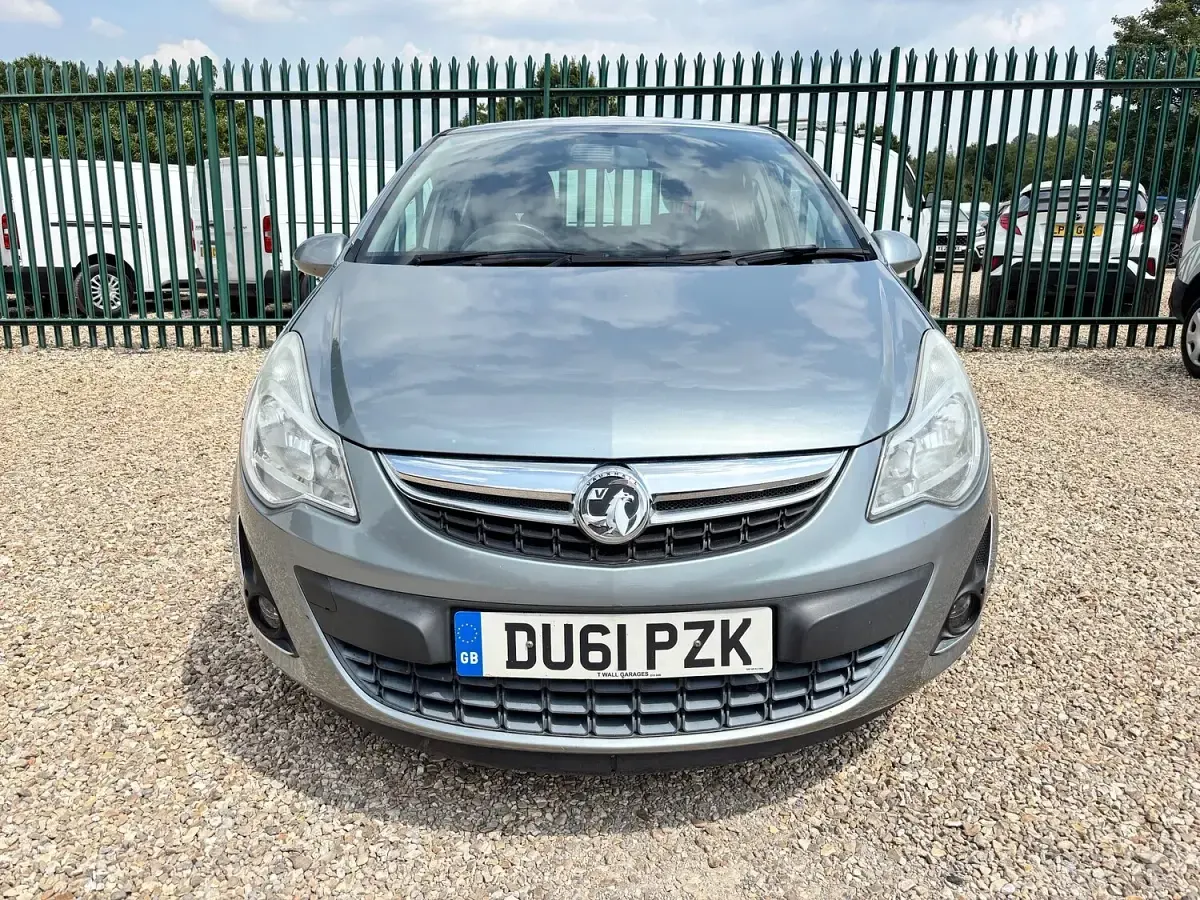 Used Vauxhall Corsa 100 HP (73 kW) 2011 Silver Hatchback