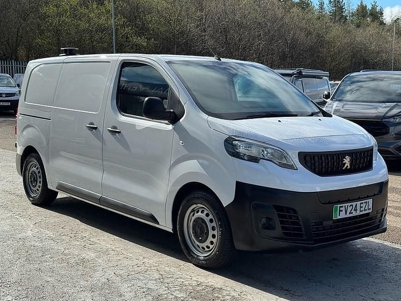 Used Peugeot e-Expert Premium 100 kW (136 HP) 2024 White Van
