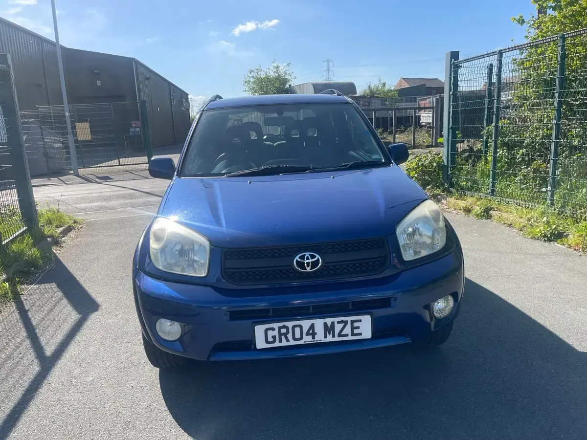 Used Toyota RAV4 147 HP (108 kW) 2004 Blue SUV