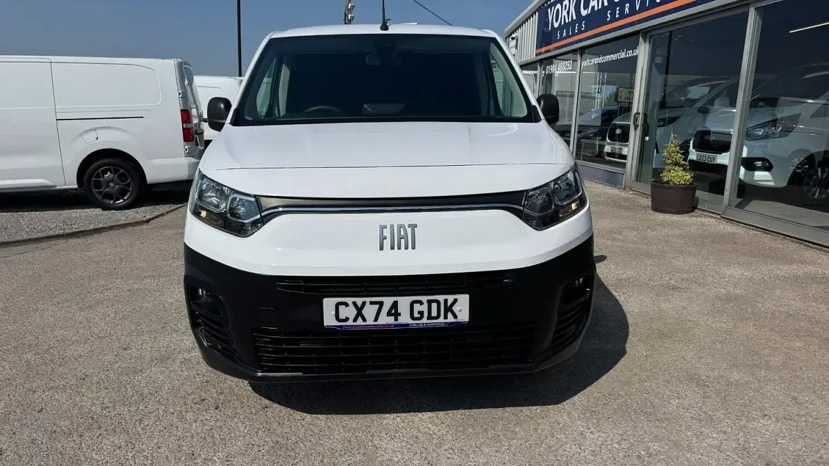 Used Fiat Doblò S 2024 White MPV