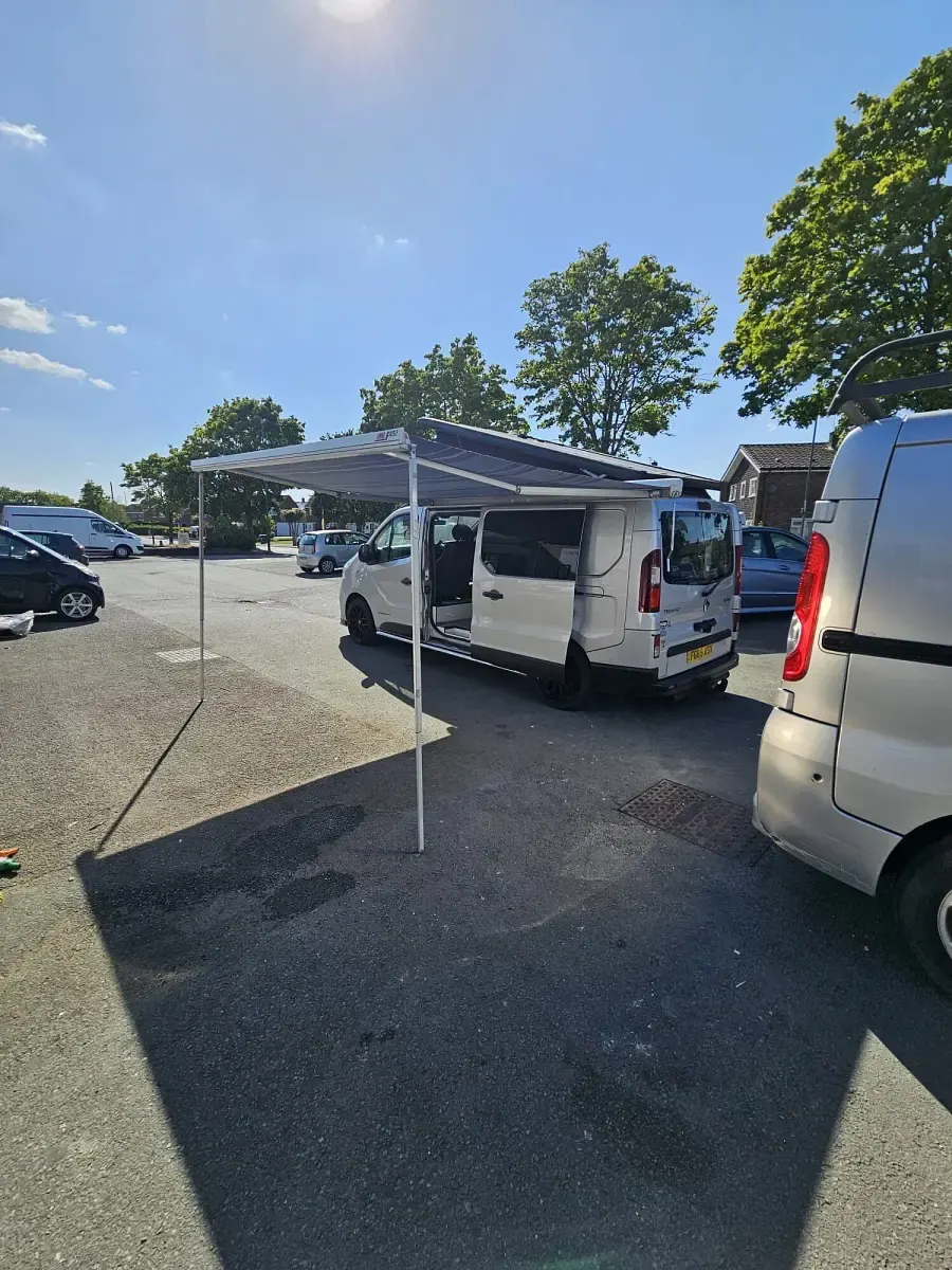 Used Renault Trafic 2015 Silver MPV