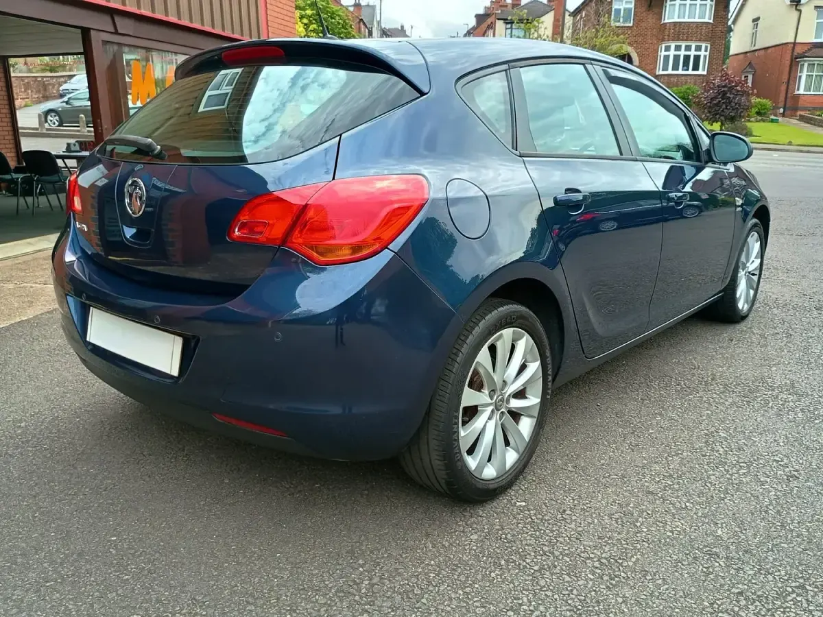 Used Vauxhall Astra Active 2012 Blue Hatchback