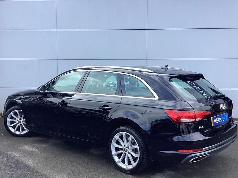 Używany Audi A4 Sport 245 KM (180 kW) 2019 Czarny Kombi