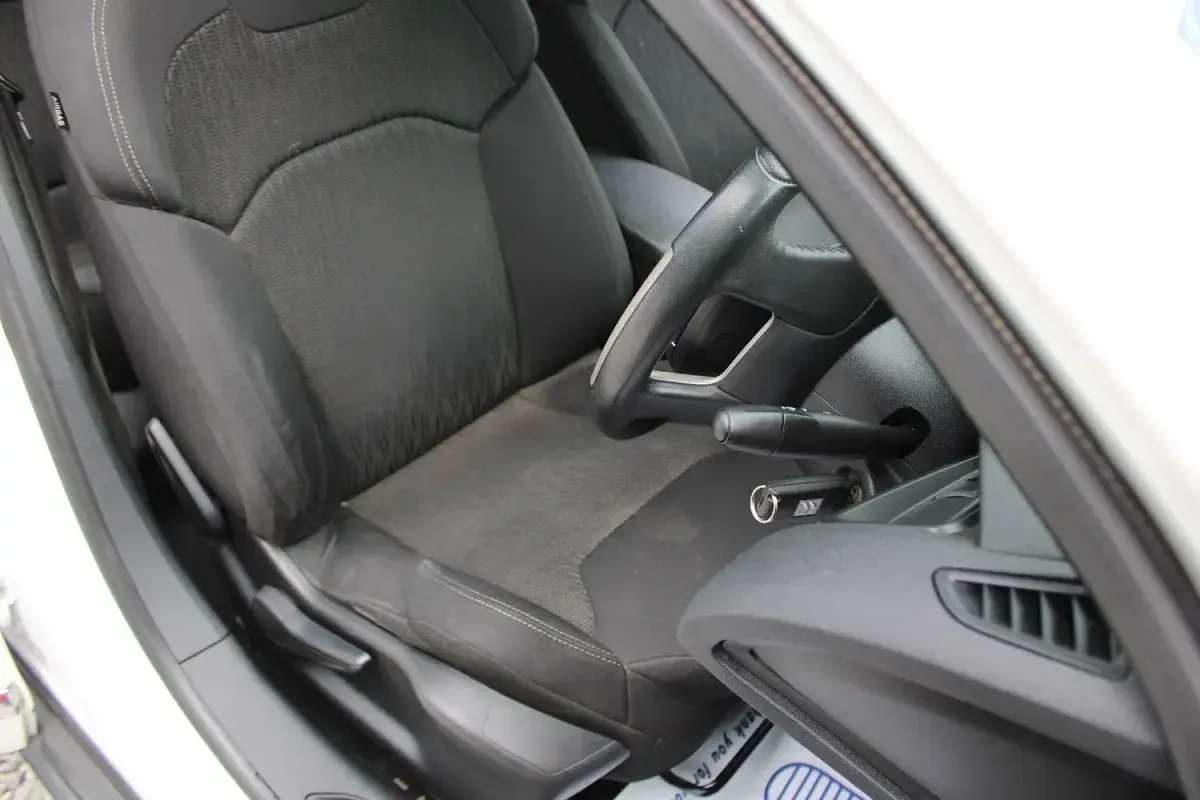 Used Citroën C5 VTR Sport 160 HP (117 kW) 2014 White Sedan