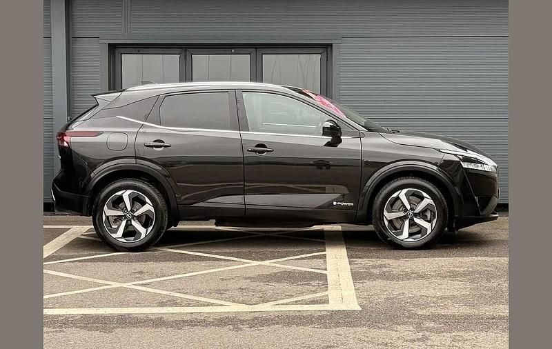 Used Nissan Qashqai N-Connecta 187 HP (137 kW) 2023 Black SUV