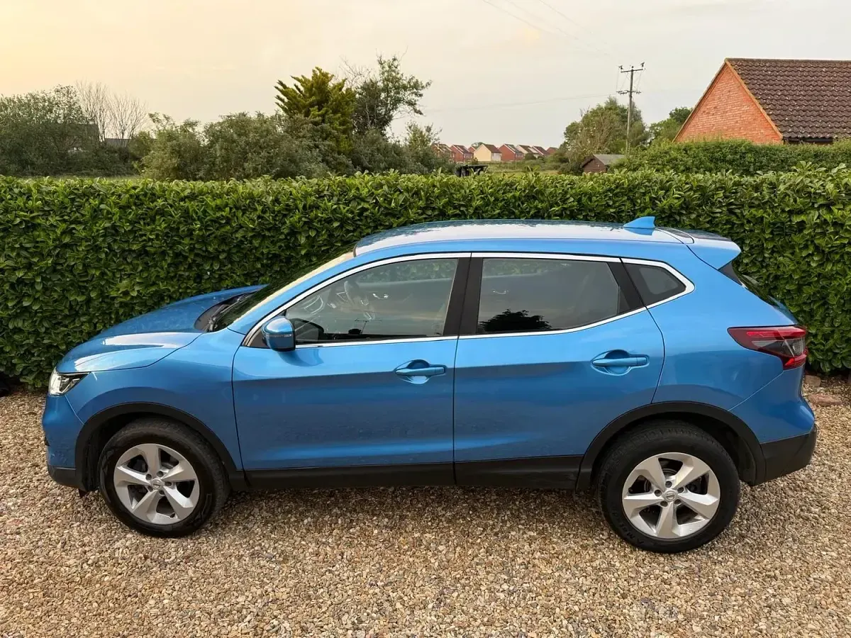 Used Nissan Qashqai Acenta Premium 2019 Blue SUV