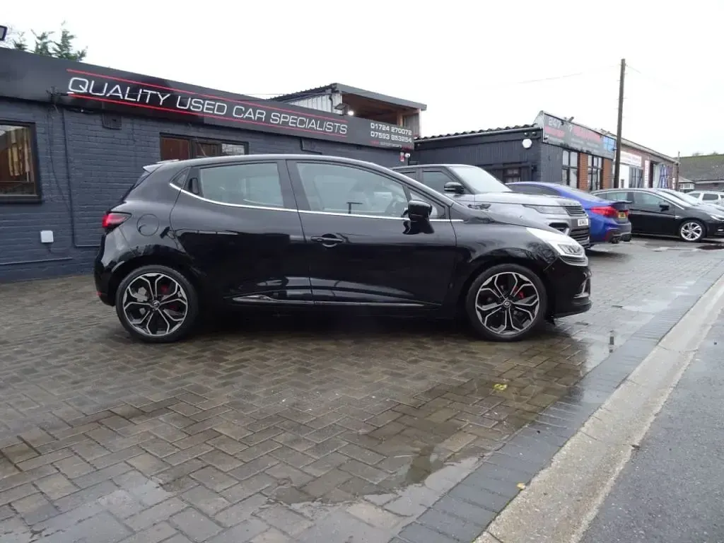 Used Renault Clio Dynamique 2017 Black Hatchback