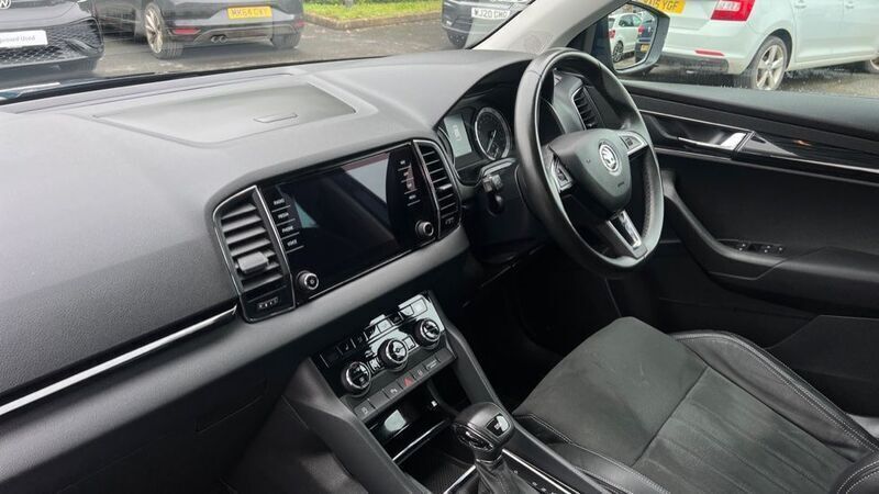 Used Skoda Karoq SE 150 HP (110 kW) 2018 Metallic  petrol blue SUV