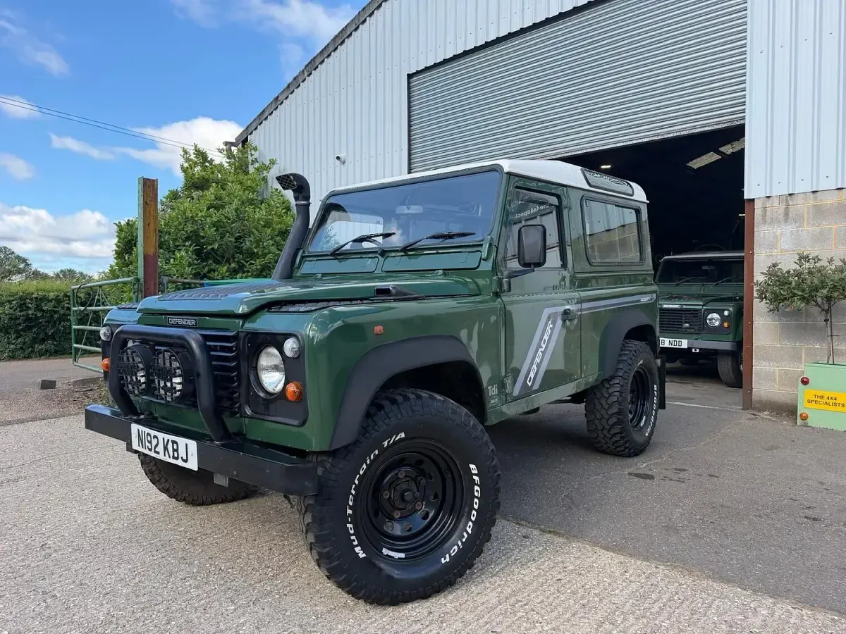 Used Land Rover Defender 1995 Green Hatchback