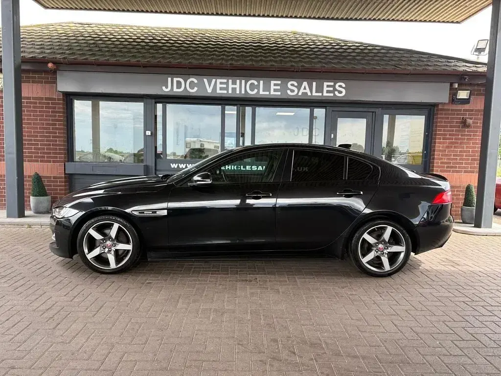 Used Jaguar XE R-Sport 180 HP (132 kW) 2018 Black Sedan