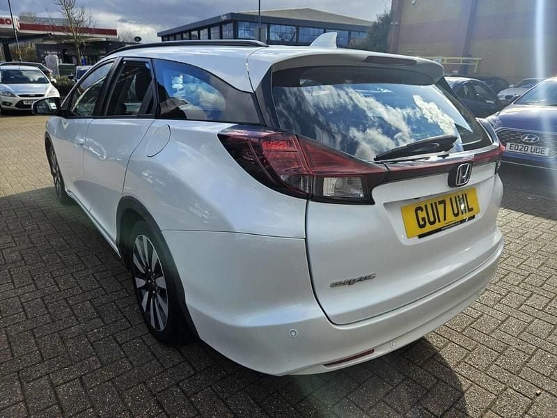 Used Honda Civic SE Plus 2017 White Estate