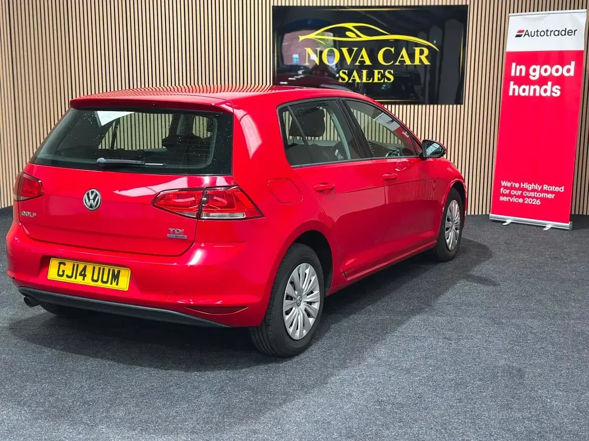 Used VW Golf VII S 105 HP (77 kW) 2014 Red Hatchback