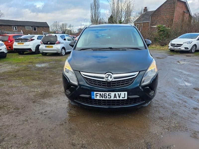 Used Vauxhall Zafira Tourer SRi 140 HP (102 kW) 2015 Green MPV