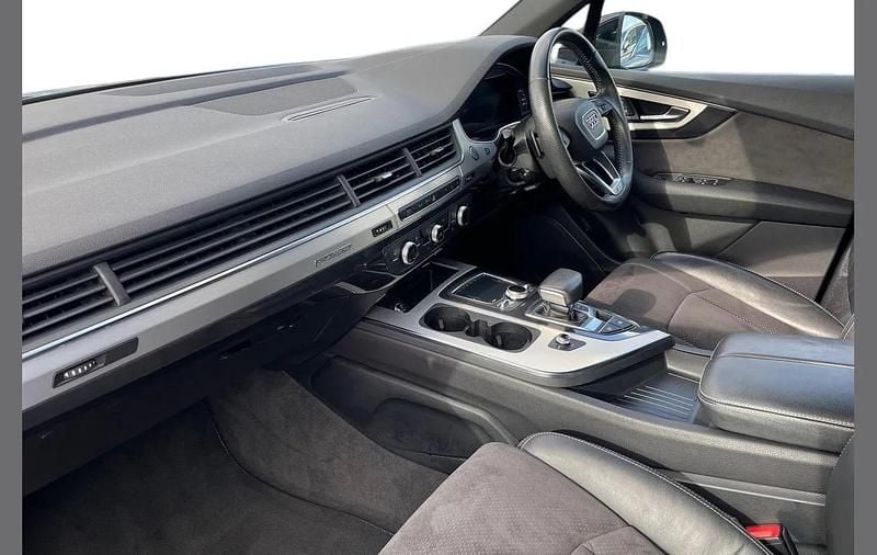 Used Audi Q7 S-Line 228 HP (167 kW) 2019 Black SUV