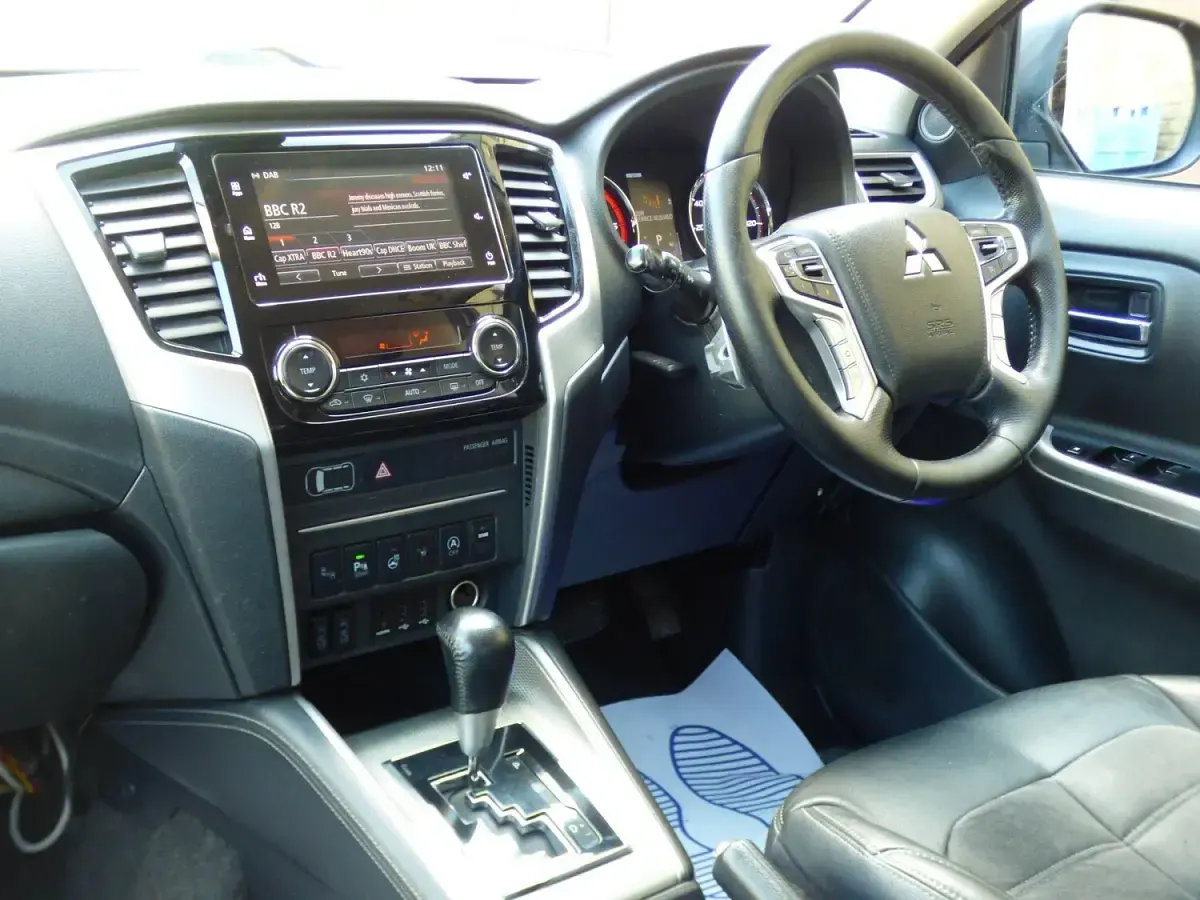 Used Mitsubishi L200 150 HP (110 kW) 2019 Silver Pickup