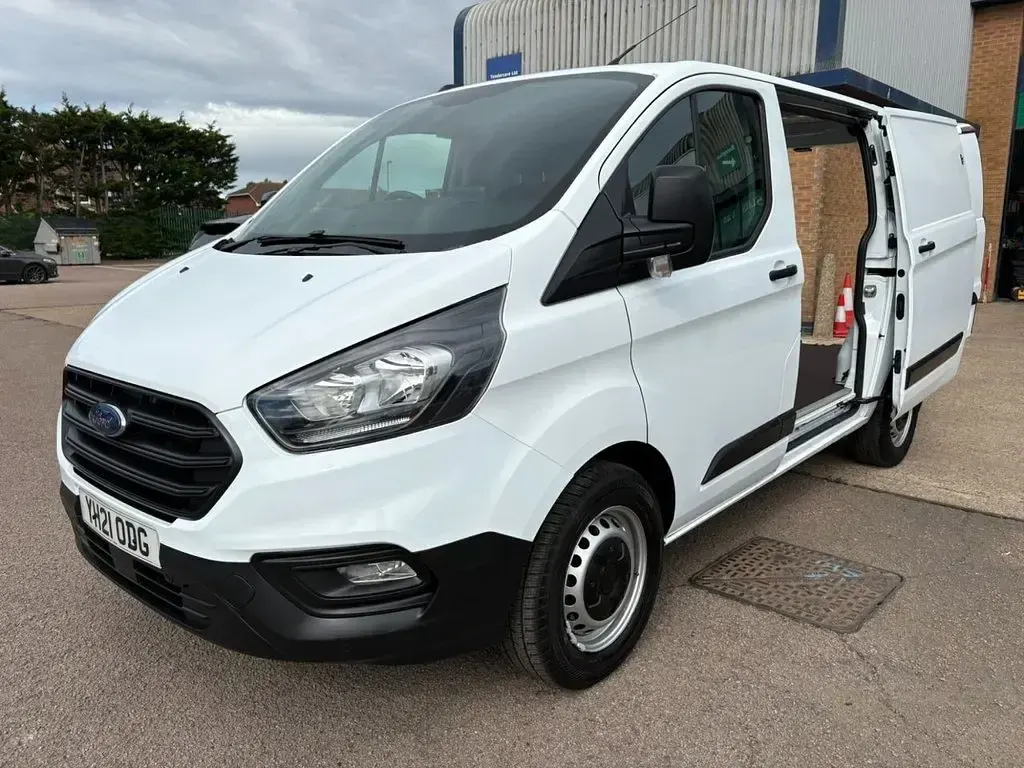 Used Ford Transit Custom S 105 HP (77 kW) 2021 White Van