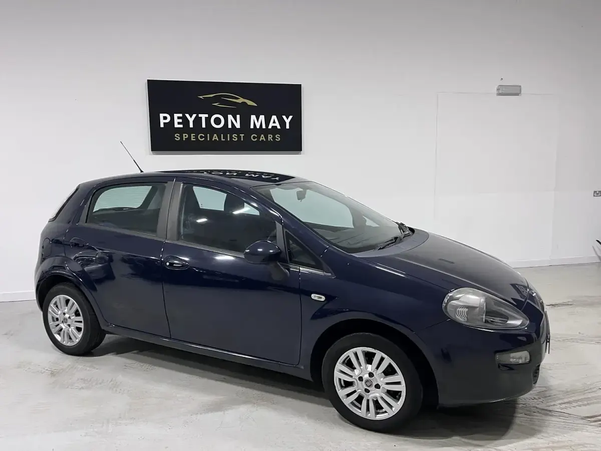 Used Fiat Punto Easy 69 HP (50 kW) 2012 Blue Hatchback