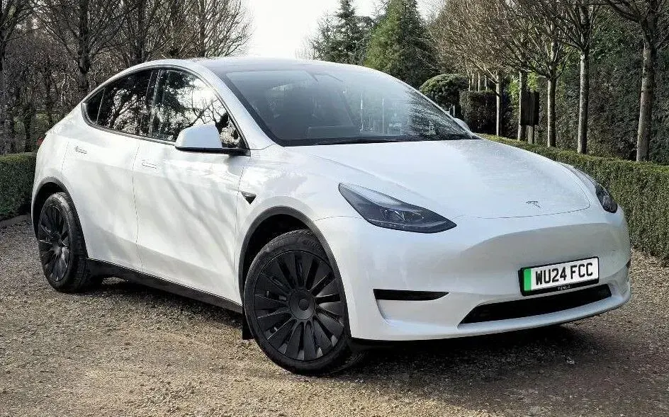 Usado Tesla Model Y RWD 219 kW (299 HP) 2024 Branco SUV
