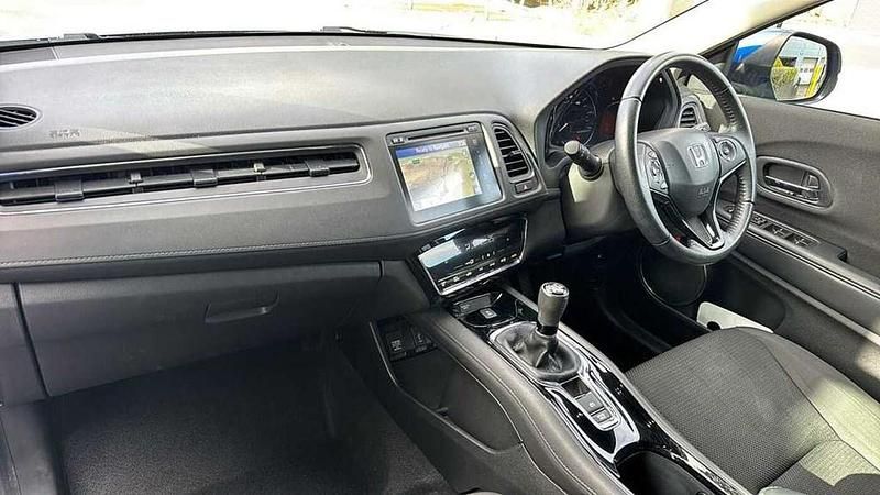 Used Honda HR-V SE 130 HP (95 kW) 2018 Blue SUV