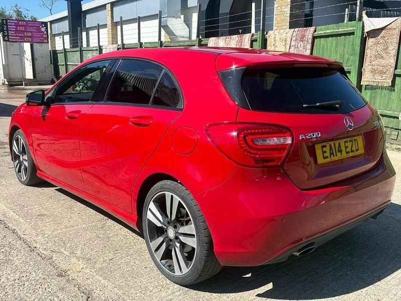 Used Mercedes A200 136 HP (100 kW) 2014 Red Hatchback