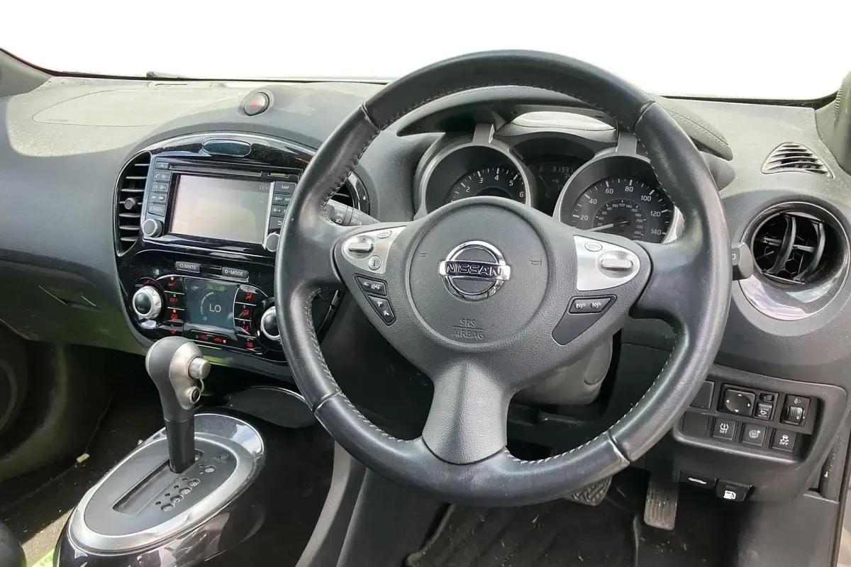 Used Nissan Juke Tekna 113 HP (83 kW) 2019 Grey SUV