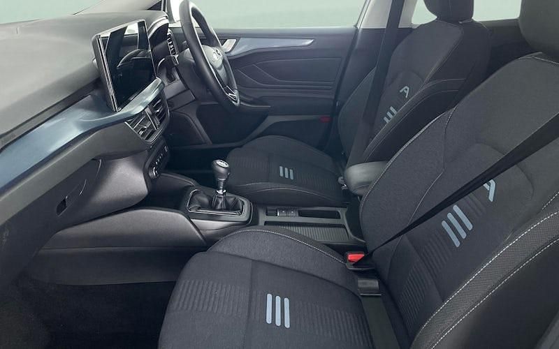 Used Ford Focus Active 125 HP (91 kW) 2023 White Hatchback