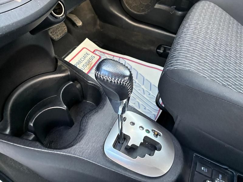 Used Toyota Yaris Multidrive S 99 HP (72 kW) 2014 Grey Hatchback