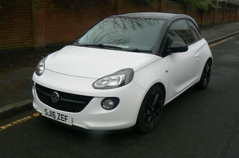 Used Vauxhall Adam 70 HP (51 kW) 2016 White Hatchback