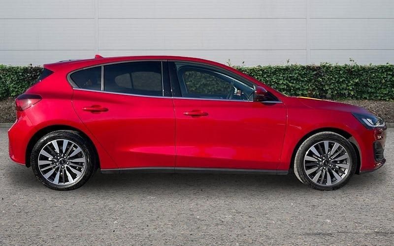 Used Ford Focus Titanium X 155 HP (114 kW) 2024 Red Hatchback