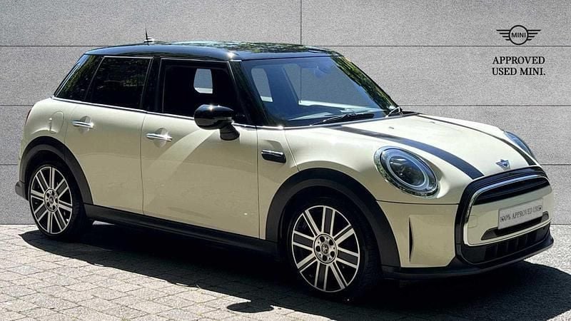 White Used 2022 Mini Cooper Exclusive Hatchback | £17,499 (Fair price) - Image 1/4