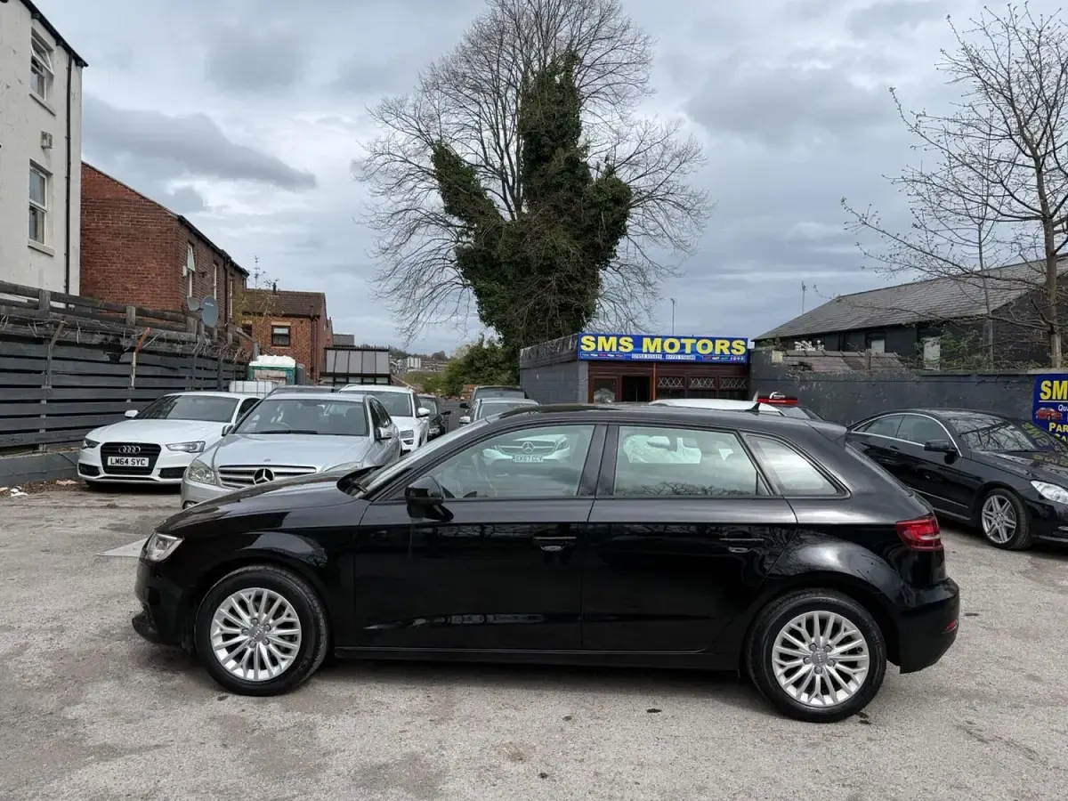 Used Audi A3 Sportback Advanced 150 HP (110 kW) 2018 Black Hatchback