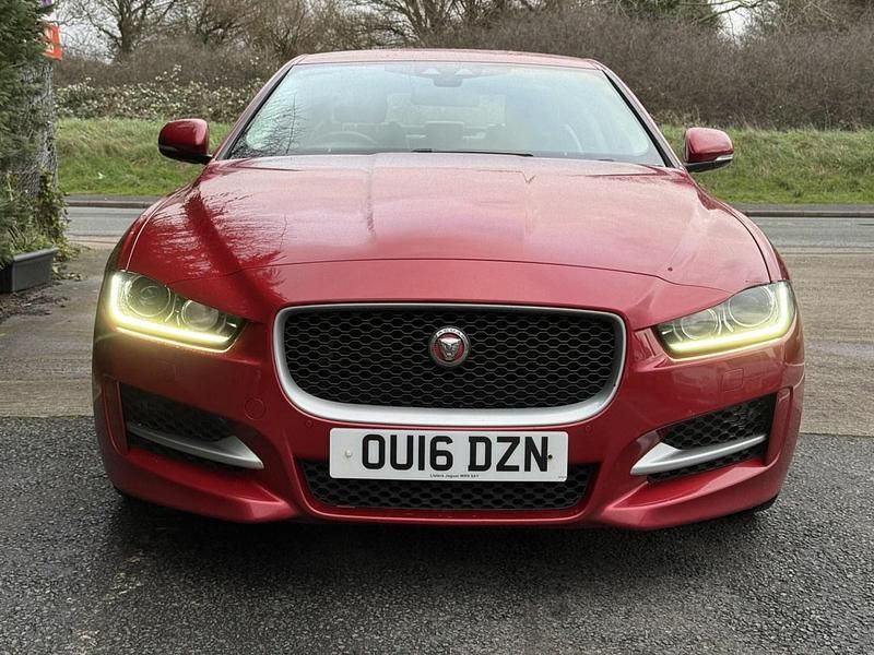 Used Jaguar XE R-Sport 240 HP (176 kW) 2016 Red Sedan