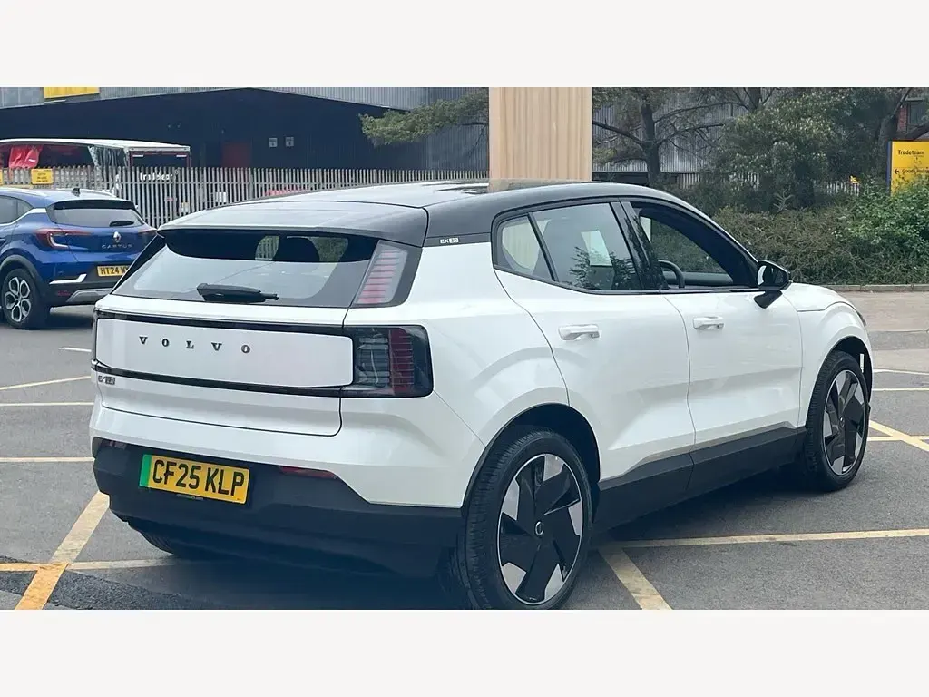 Usado Volvo EX30 Performance 314 kW (428 HP) 2025 SUV