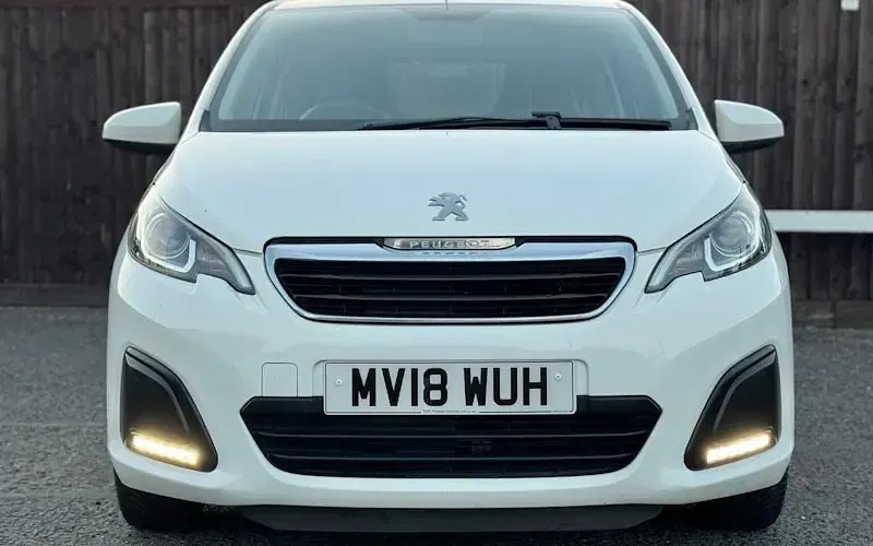 Used Peugeot 108 Active 68 HP (50 kW) 2018 White Hatchback