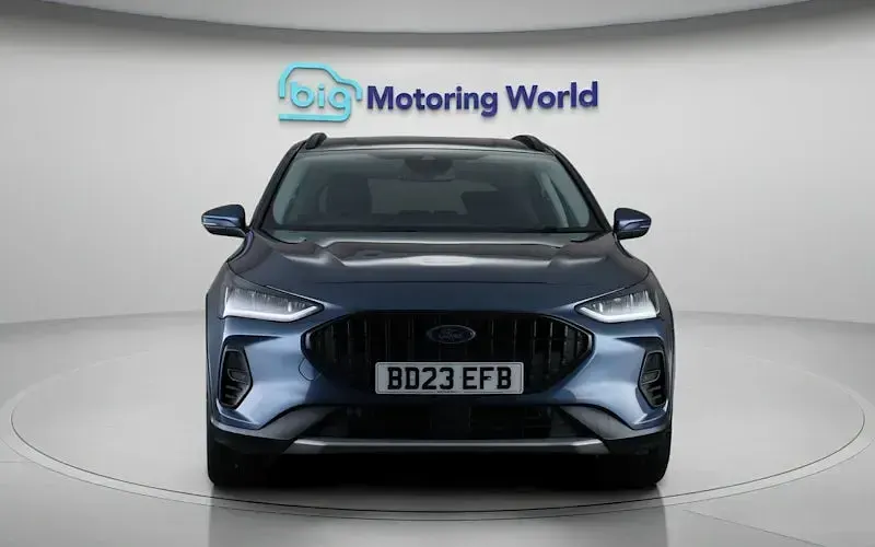 Used Ford Focus Active 125 HP (91 kW) 2023 Blue Hatchback