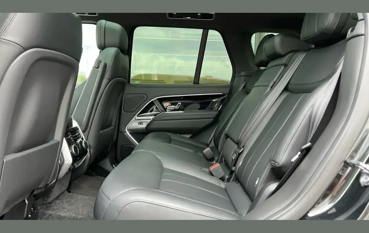 Used Land Rover Range Rover HSE 344 HP (253 kW) 2026 Black SUV