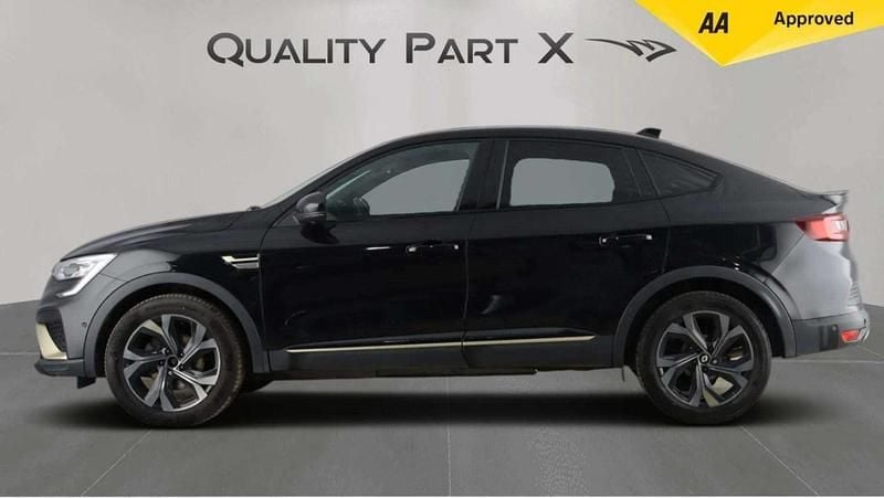 Begagnad Renault Arkana Engineered 2024 Svart SUV