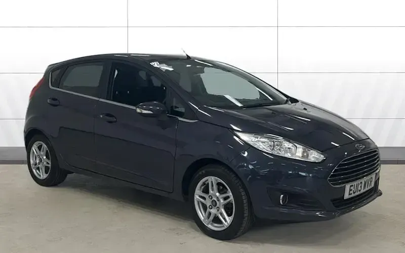 Used Ford Fiesta Zetec 105 HP (77 kW) 2015 Hatchback