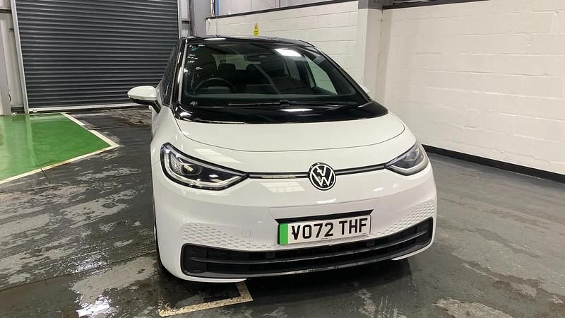 Used VW ID.3 Pro Performance 150 kW (204 HP) 2022 White Hatchback