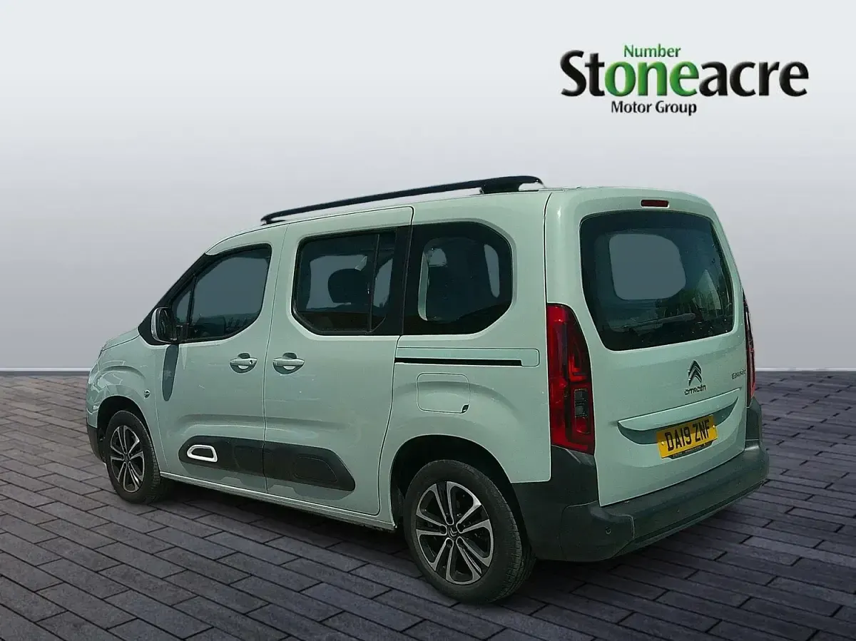 Used Citroën Berlingo Flair 130 HP (95 kW) 2019 Green MPV