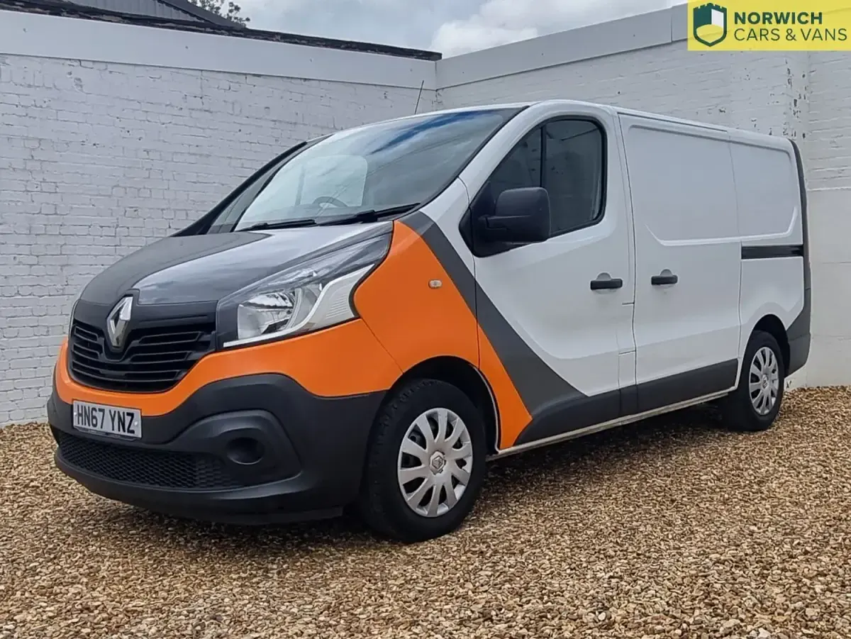 Used Renault Trafic Business 2017 White MPV