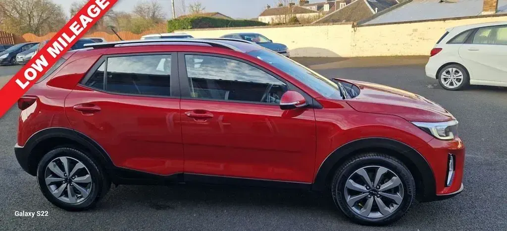 Used Kia Stonic 99 HP (72 kW) 2022 Red SUV