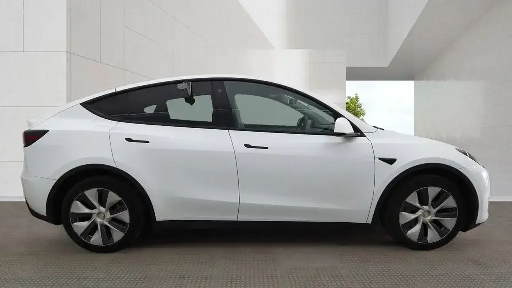 Used Tesla Model Y Long Range AWD 378 kW (514 HP) 2024 White SUV