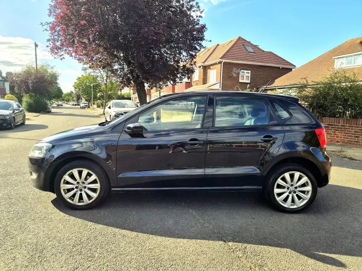 Used VW Polo SEL 2011 Black Hatchback