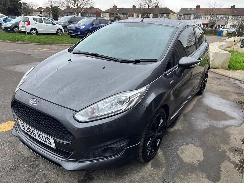Used Ford Fiesta ST-Line 140 HP (102 kW) 2016 Grey Hatchback