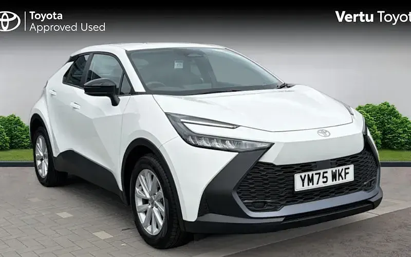 Second-hand Toyota C-HR 140 CP (102 kW) 2026 SUV