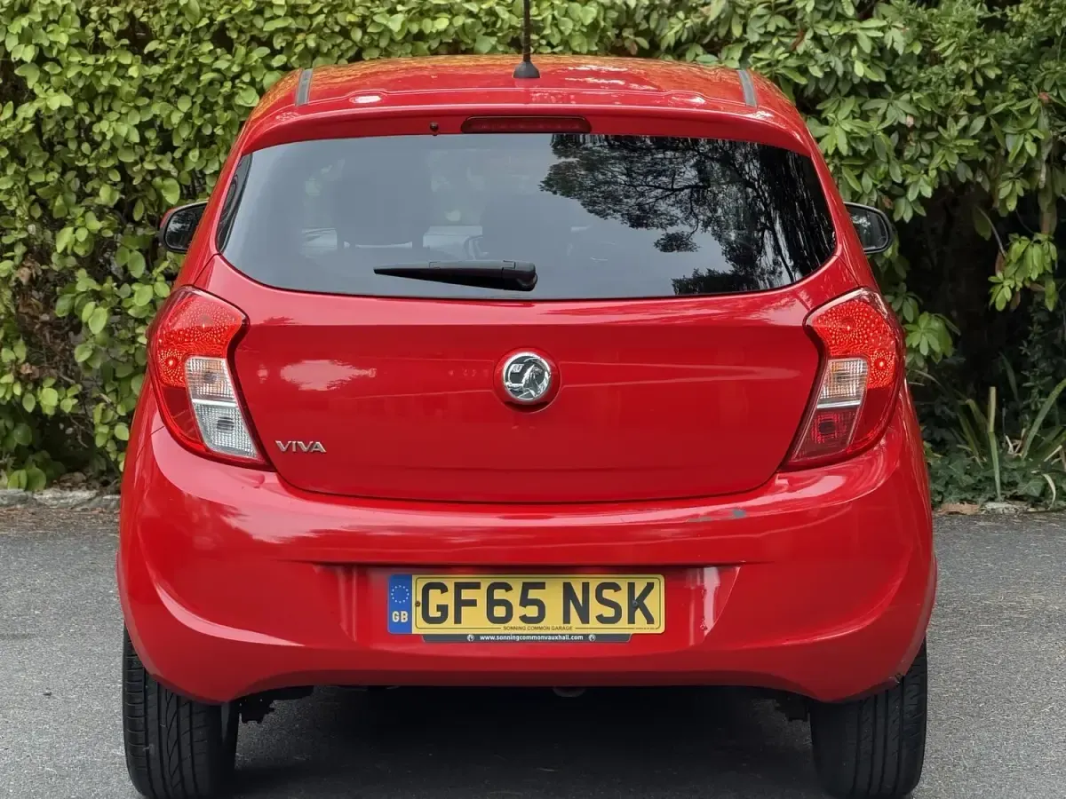 Used Vauxhall Viva 75 HP (55 kW) 2015 Red Hatchback