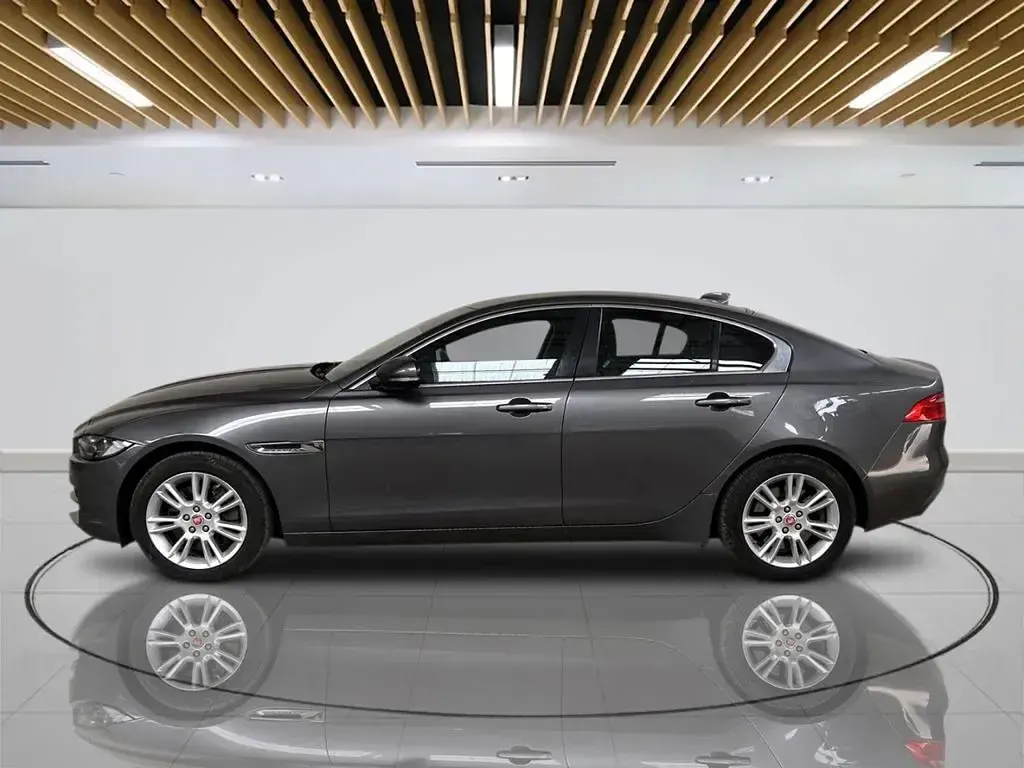 Used Jaguar XE Prestige 180 HP (132 kW) 2019 Grey Sedan