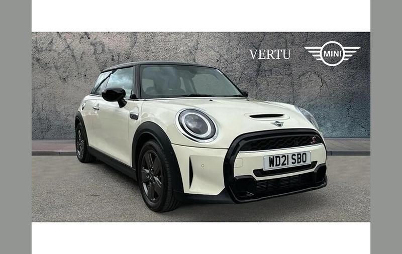 Used Mini Cooper S Classic 178 HP (130 kW) 2021 White Hatchback