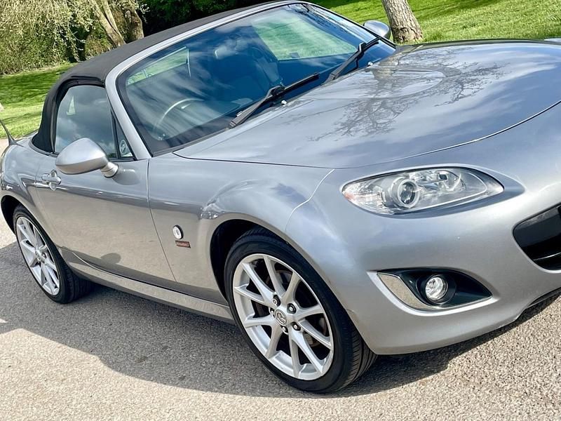 Usado Mazda MX5 126 HP (92 kW) 2010 Prateado Cabrios